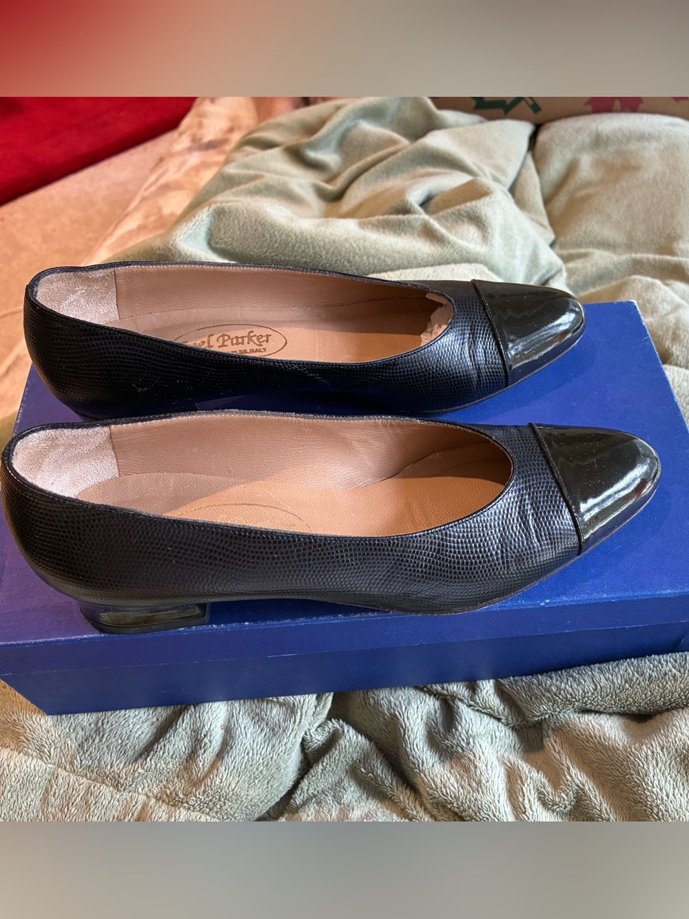 Navy/Black 3-way pumps